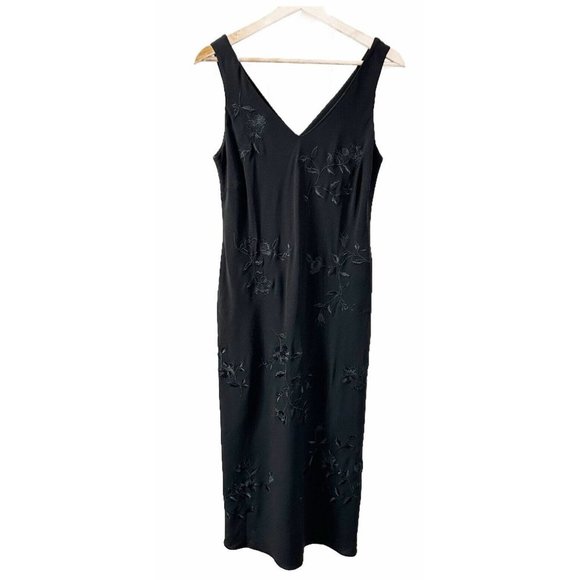 Lauren Ralph Lauren Dresses & Skirts - Lauren Ralph Lauren Women’s Black Floral Embroidered  Deep V Midi Dress Size 8